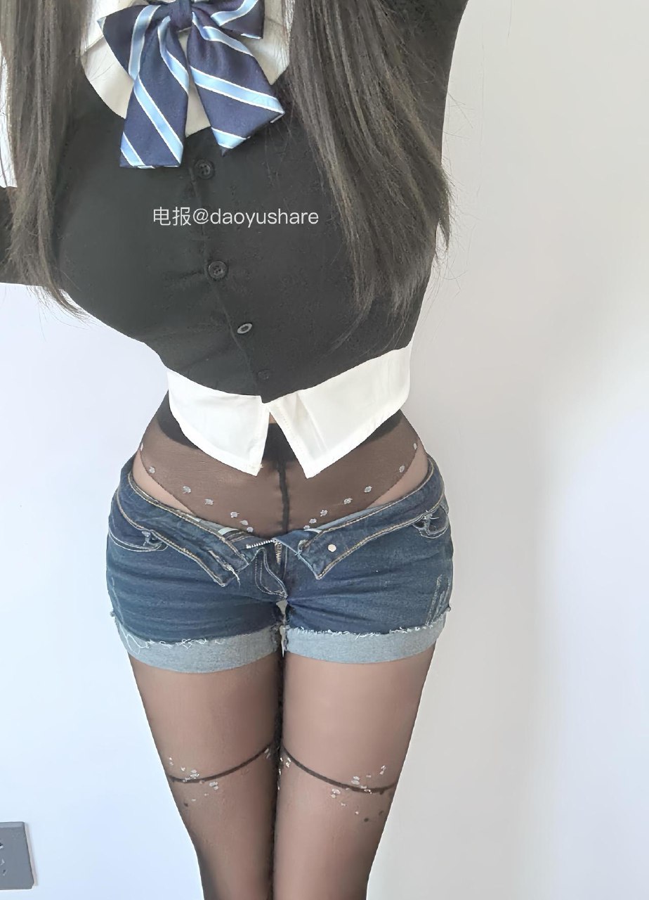 【在线看】抖音 李怼怼超凶 岛遇 NO.001期 【26P4V】-秘语空间